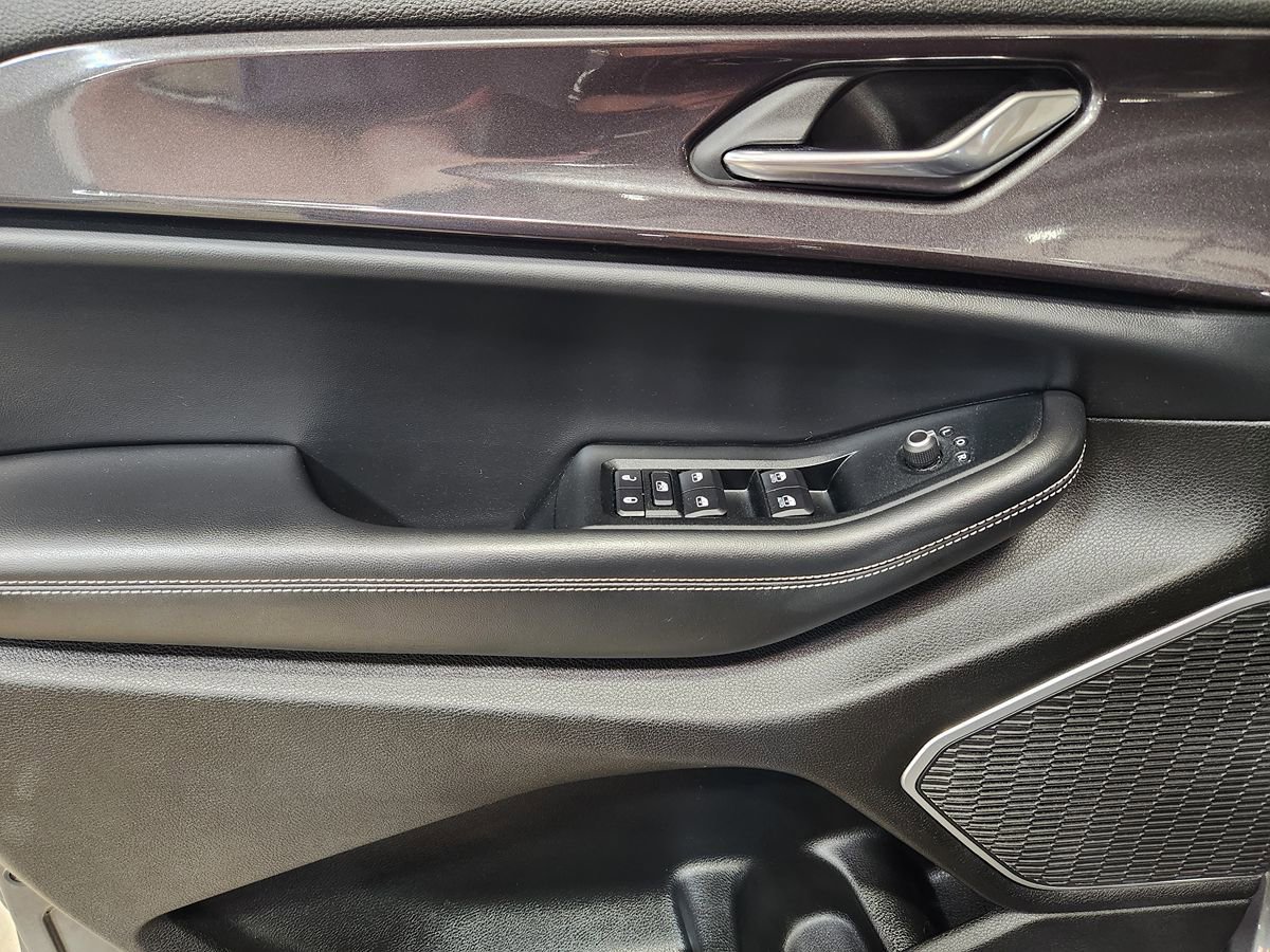Used 2022 Jeep Grand Cherokee L Laredo RWD image 41