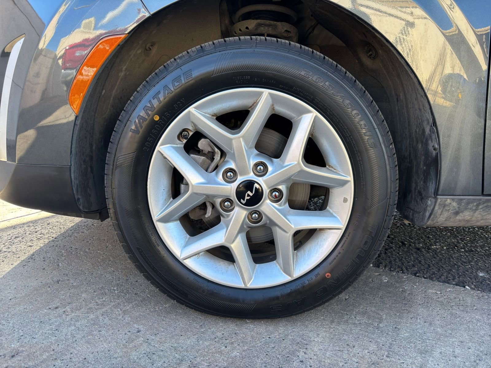 Used 2025 Kia Soul LX w/ LX Technology Package FWD image 28