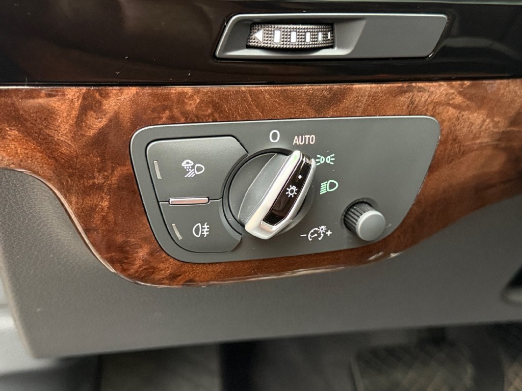 Used 2018 Audi Q7 3.0T Premium Plus AWD/4WD image 29