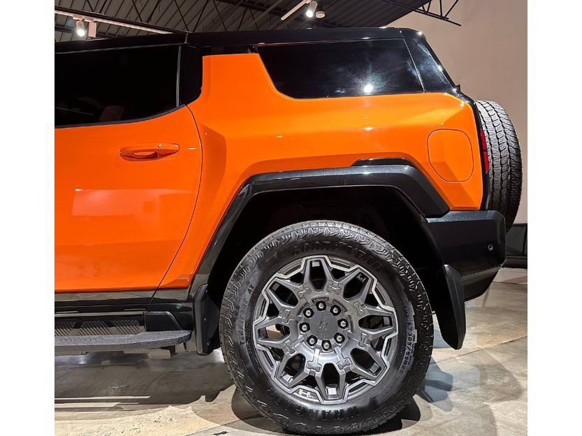 Used 2024 GMC Hummer EV 3X AWD/4WD image 11