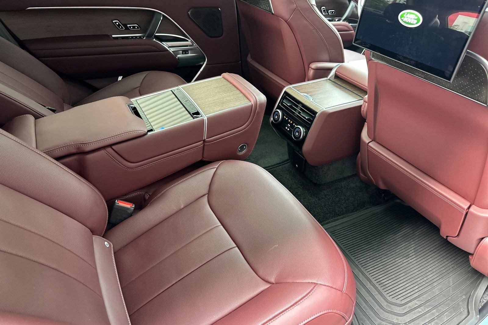 Used 2025 Land Rover Range Rover Long Wheelbase Autobiography image 32