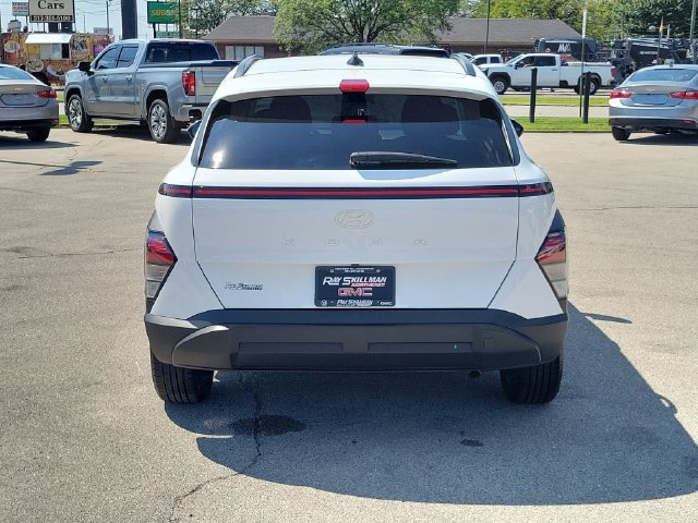 Used 2025 Hyundai Kona SEL FWD image 5