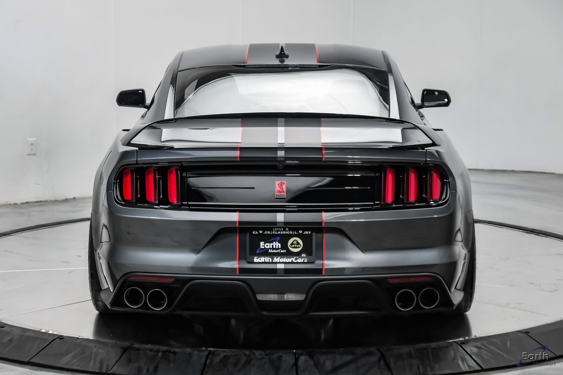 Used 2020 Ford Mustang Shelby GT350R w/ GT350R Equipment Group 920A RWD image 14