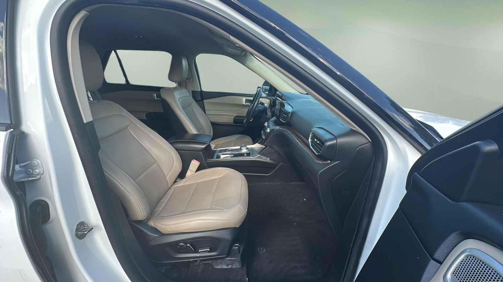 Used 2020 Ford Explorer Limited RWD image 16