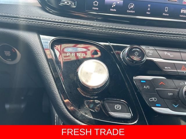 Used 2024 Chrysler Pacifica Premium FWD image 29