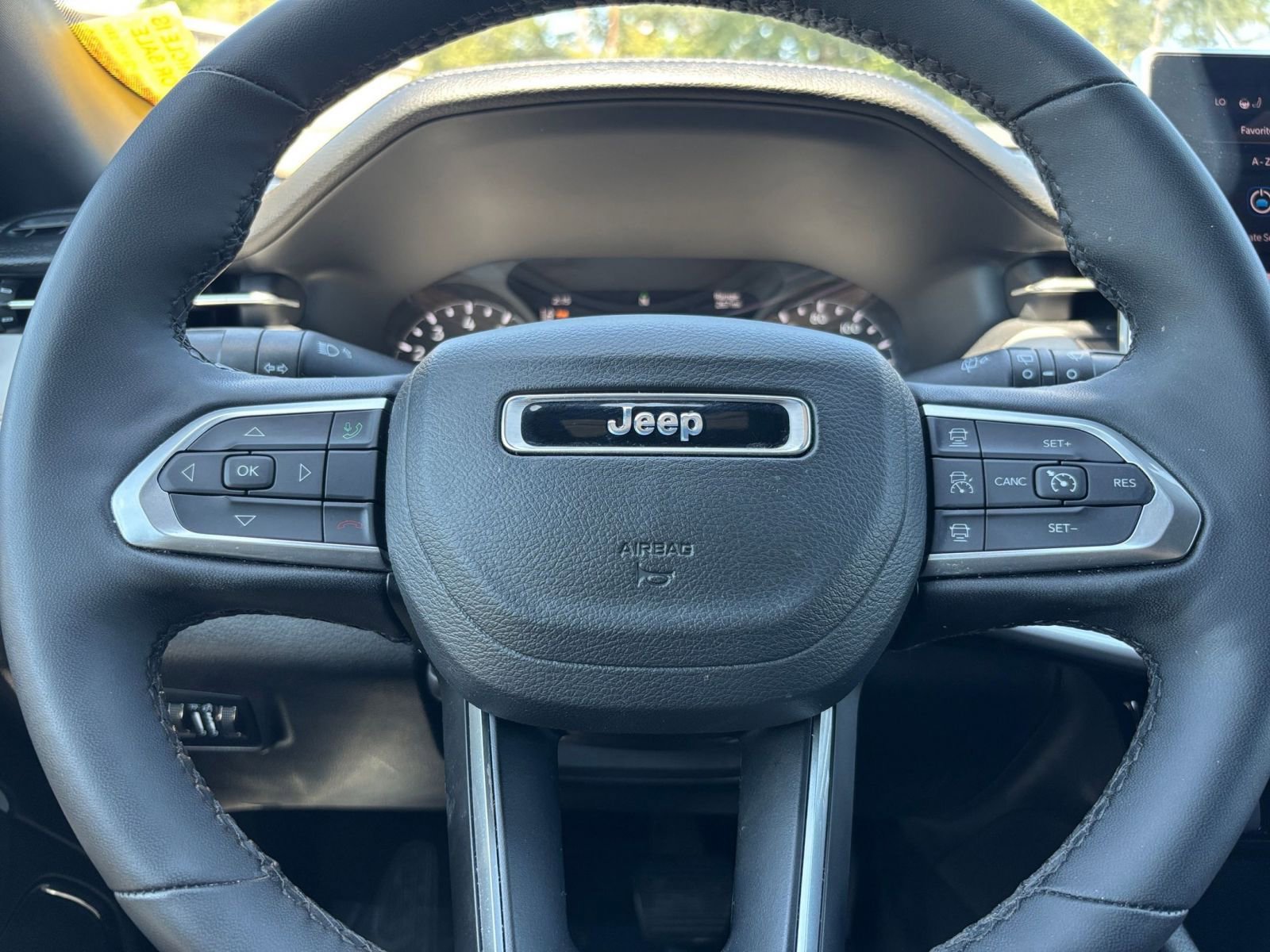 Used 2025 Jeep Compass Limited AWD/4WD image 29