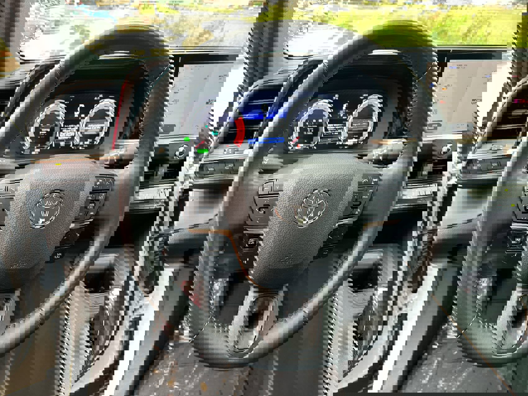 Used 2023 Toyota Crown XLE image 25