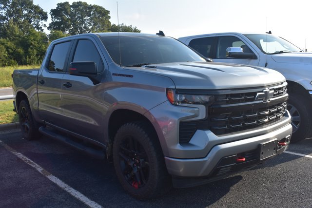 Used 2023 Chevrolet Silverado 1500 RST w/ Redline Edition AWD/4WD image 3