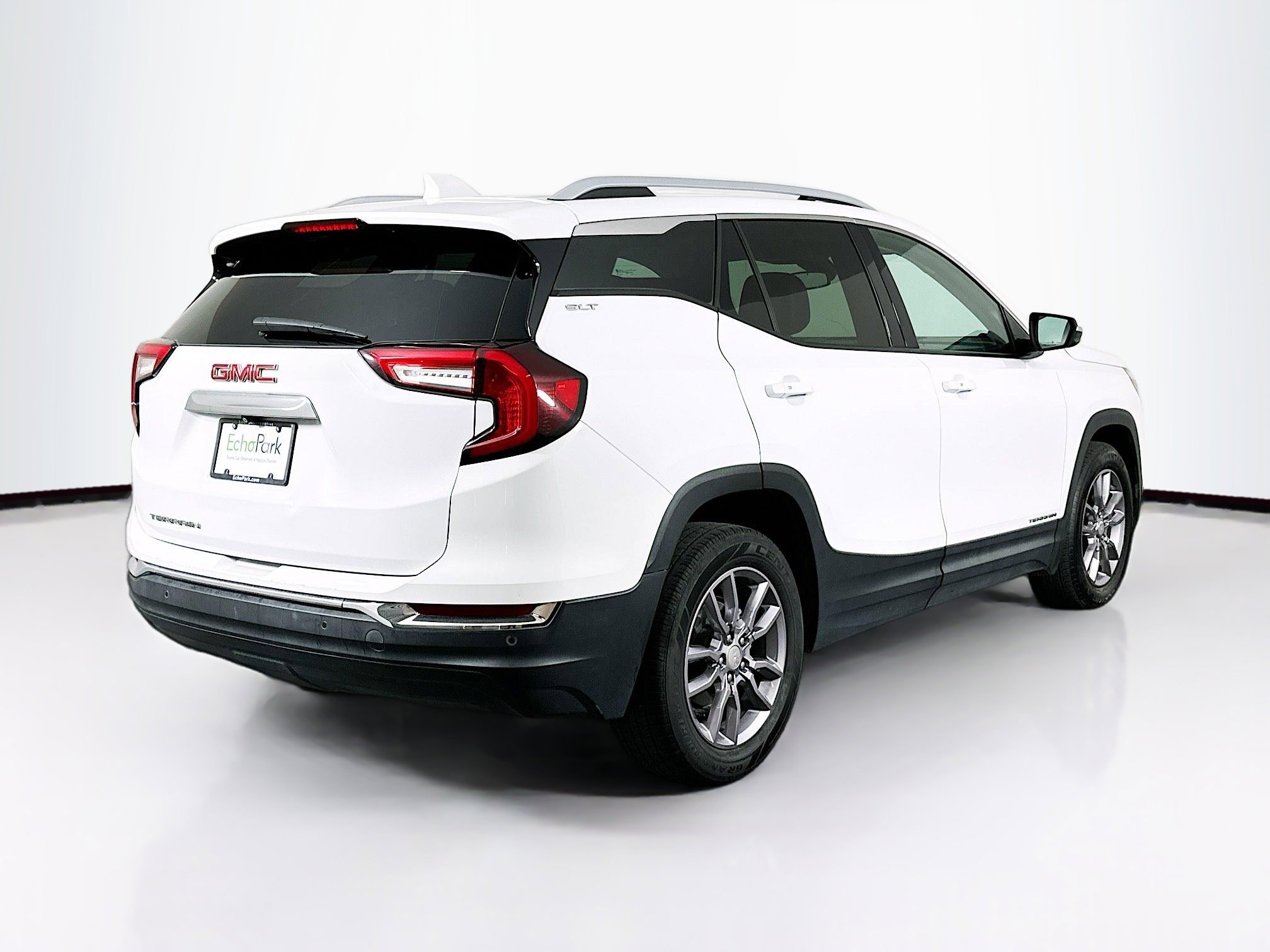 Used 2023 GMC Terrain SLT image 9
