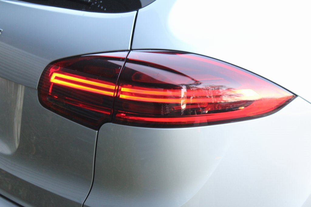 Certified 2016 Porsche Cayenne image 12