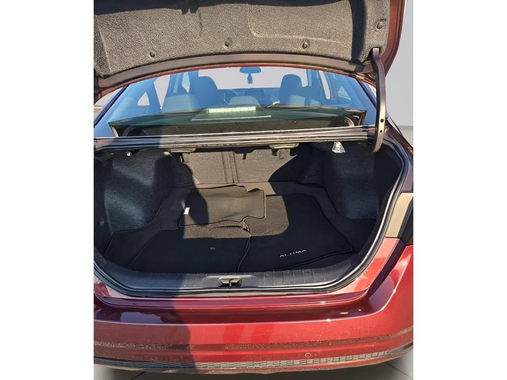 Used 2025 Nissan Altima 2.5 SV FWD image 12