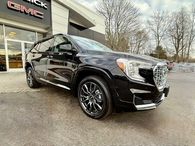 Used 2023 GMC Terrain Denali w/ Black Diamond Edition image 7