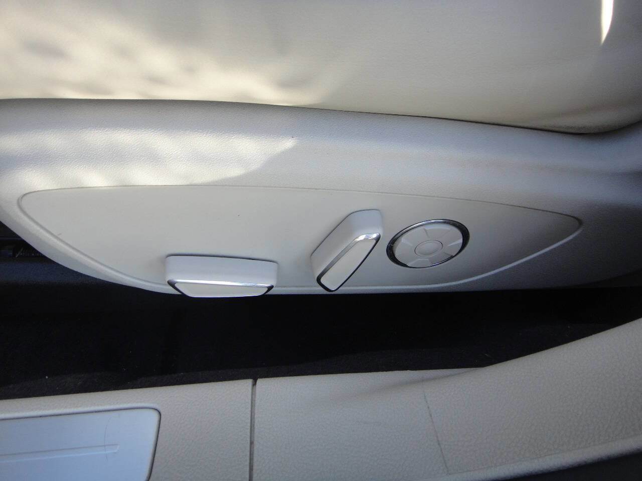 Used 2019 Lincoln MKZ Reserve image 12