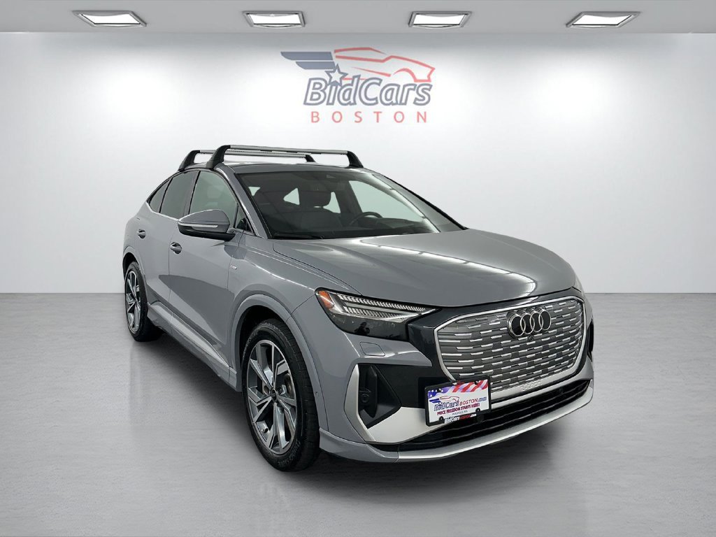 Used 2024 Audi Q4 e-tron Prestige AWD/4WD image 3