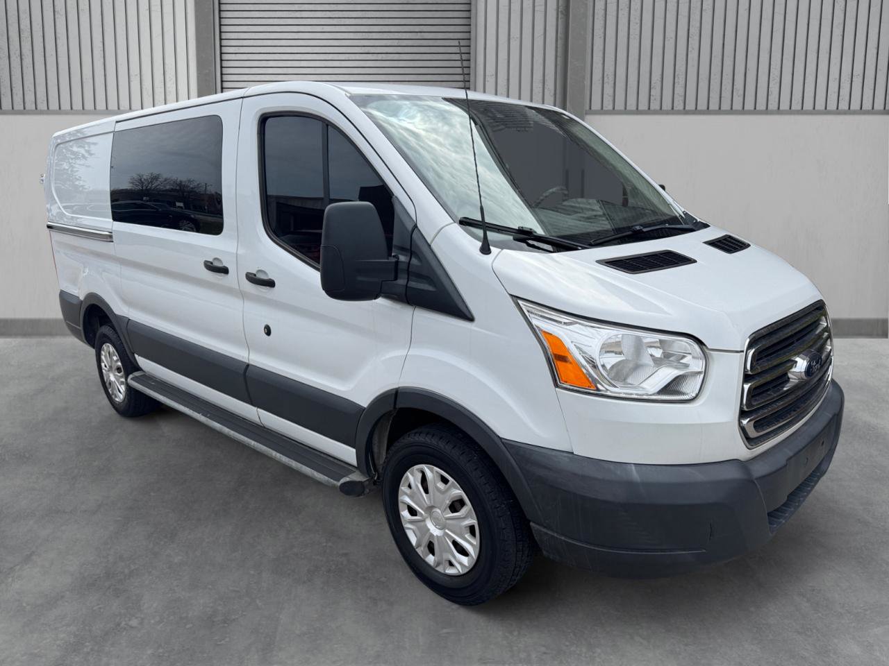 Used 2018 Ford Transit 250 130 Low Roof w/ Exterior Upgrade Package image 23