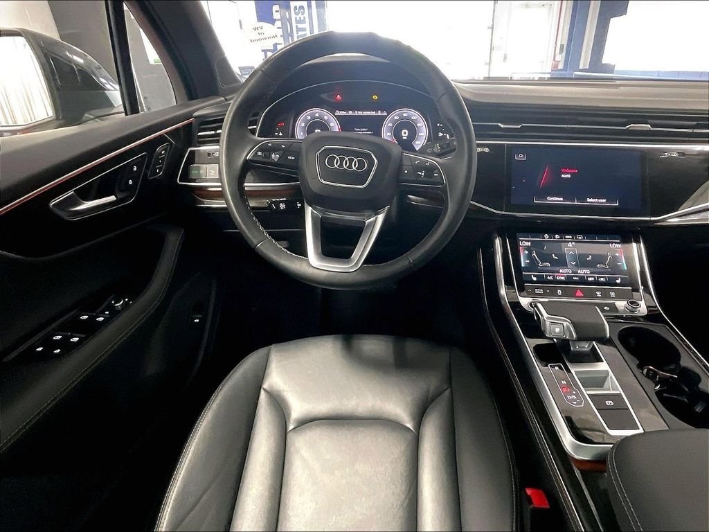Used 2025 Audi Q7 3.0T Premium Plus AWD/4WD image 17