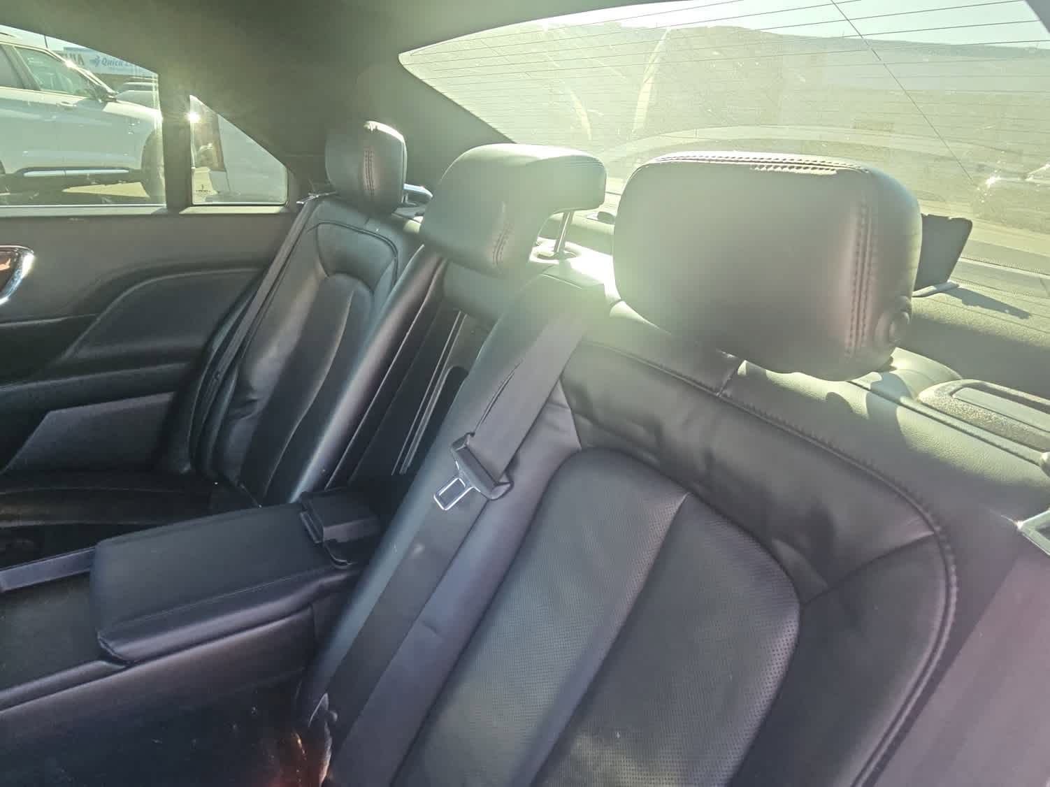Used 2018 Lincoln Continental Select FWD image 12