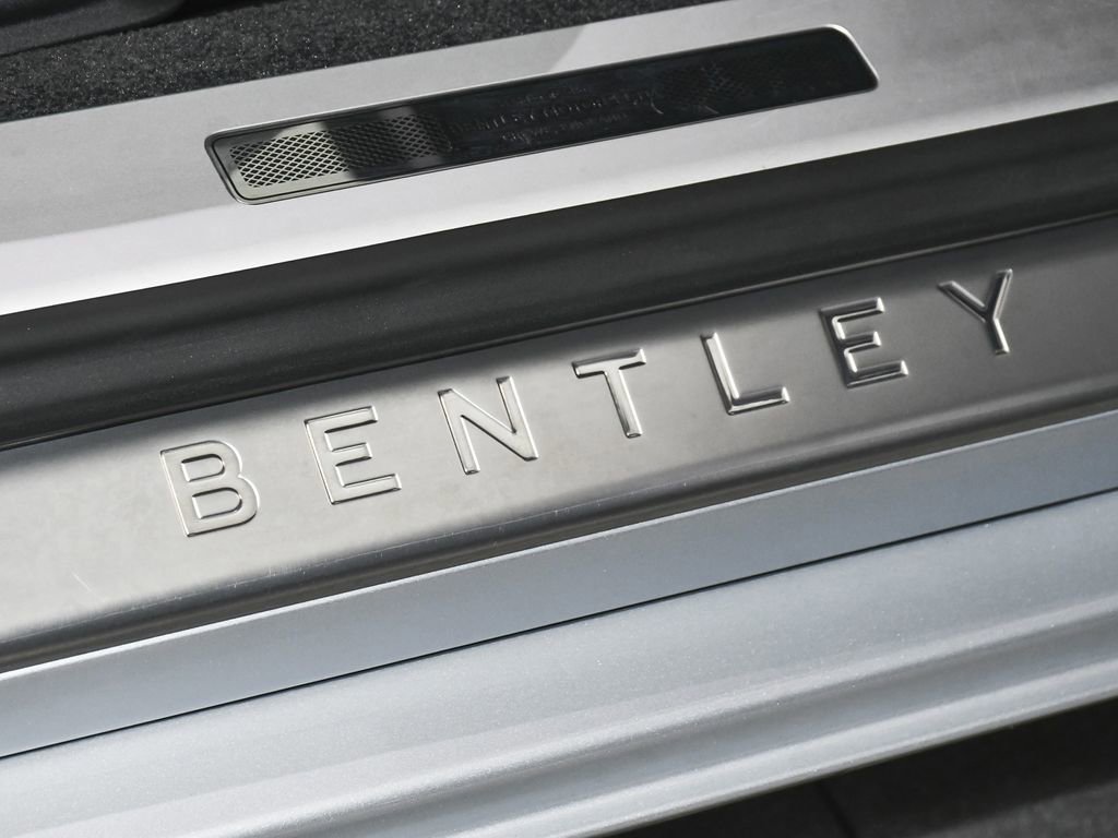 Used 2022 Bentley Continental GT image 12