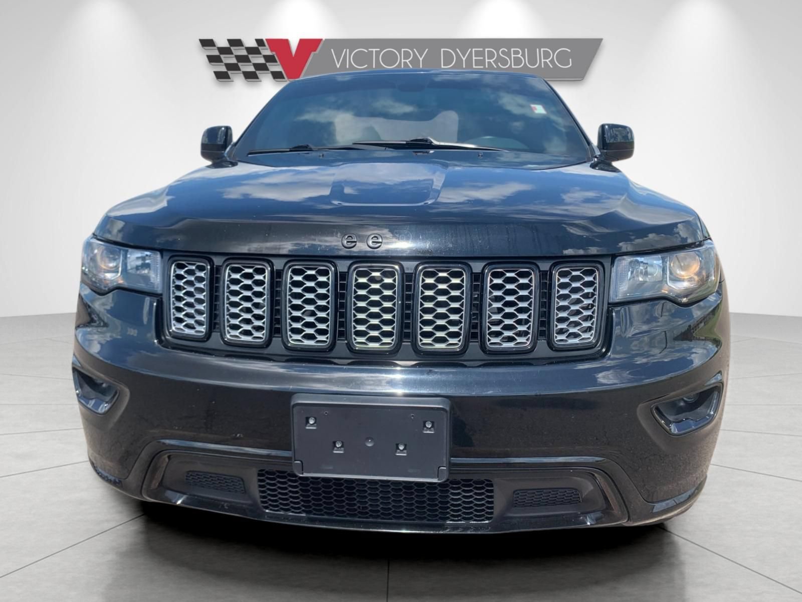 Used 2020 Jeep Grand Cherokee Altitude AWD/4WD image 9