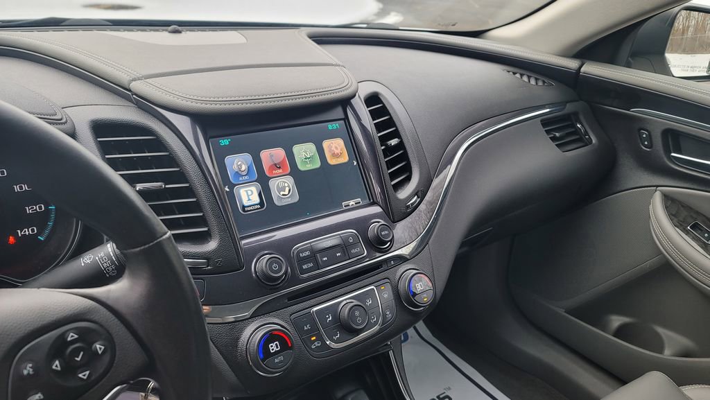 Used 2014 Chevrolet Impala LT w/ Convenience Package image 21