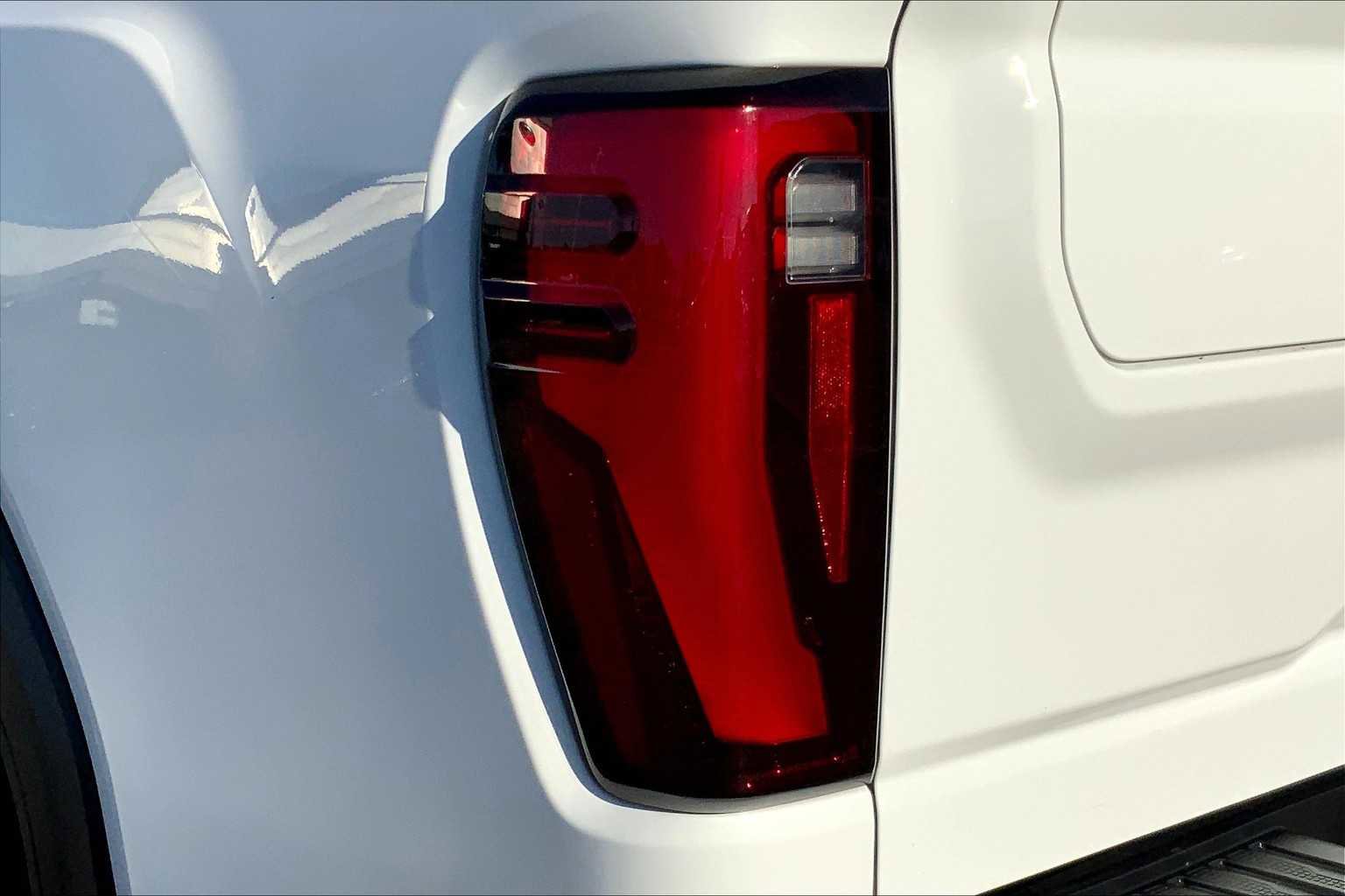 Used 2024 GMC Sierra 2500 SLT w/ SLT Premium Package image 47