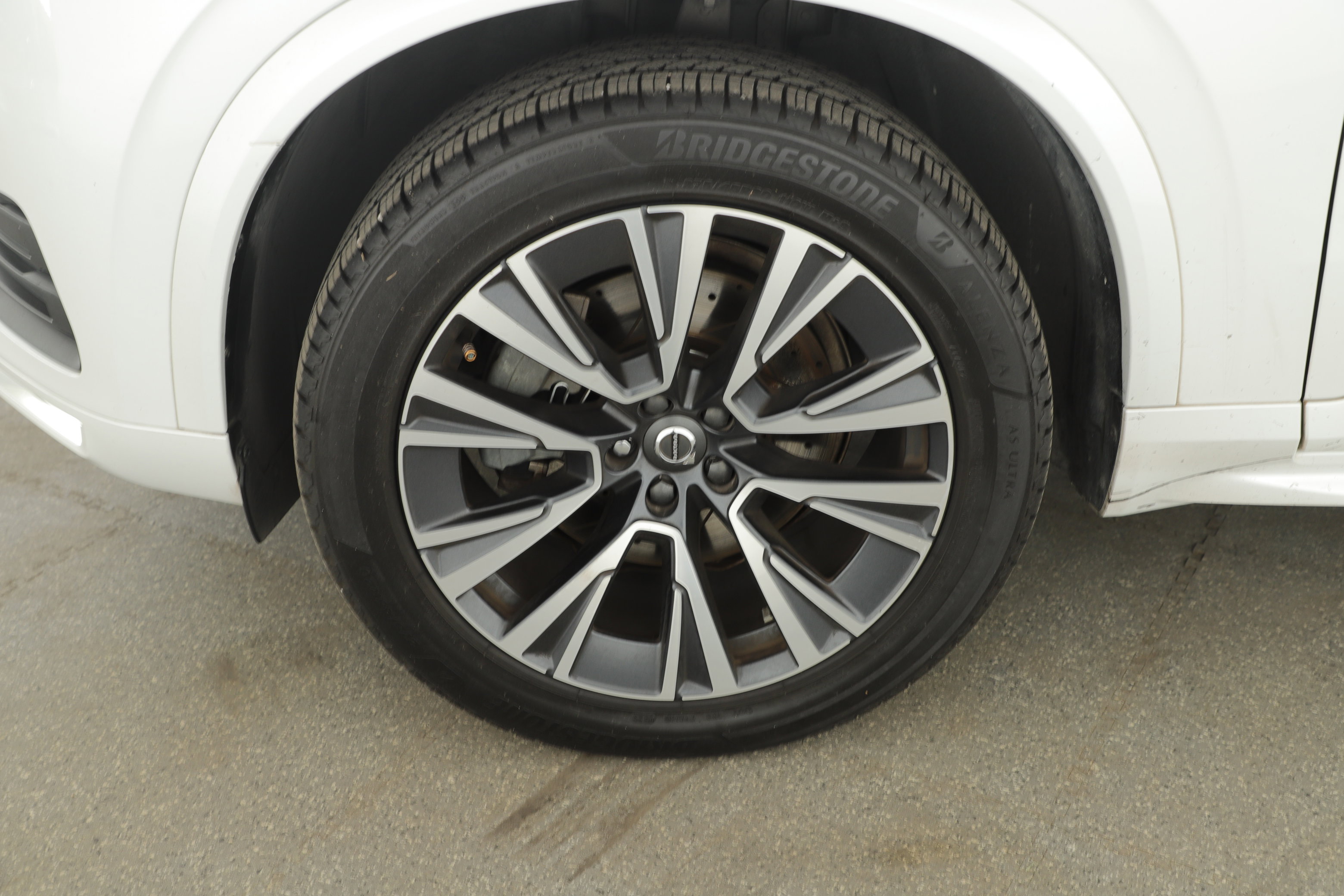 Used 2022 Volvo XC90 T5 Momentum w/ Climate Package image 4