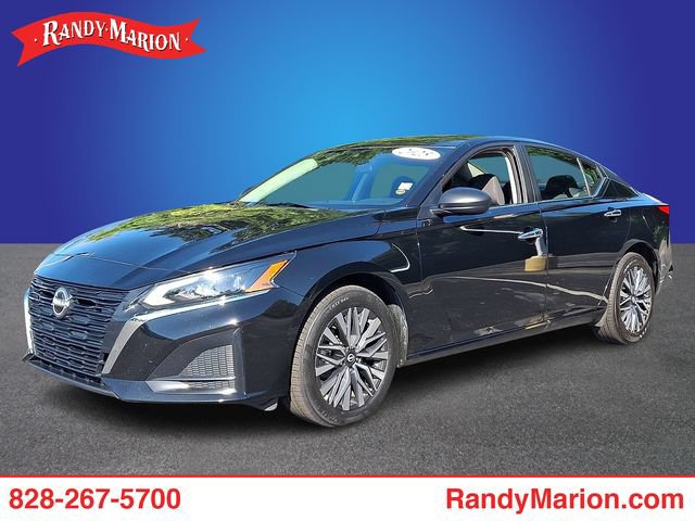 Used 2025 Nissan Altima 2.5 SV AWD/4WD image 1