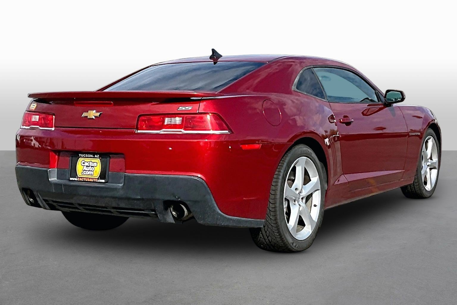 Used 2015 Chevrolet Camaro SS RWD image 2