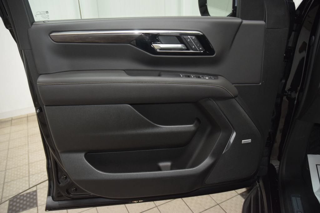 New 2026 Chevrolet Suburban Premier AWD/4WD image 49