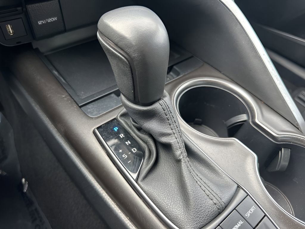 Used 2024 Toyota Camry SE image 16