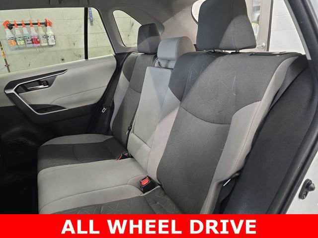 Used 2021 Toyota RAV4 XLE image 14