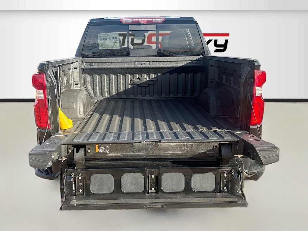 Used 2022 Chevrolet Silverado 1500 LTZ w/ Technology Package image 27
