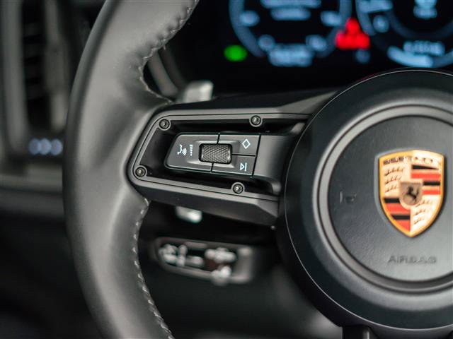Certified 2026 Porsche Cayenne AWD/4WD image 18