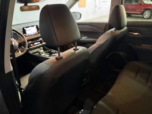 Certified 2025 Nissan Rogue SV w/ SV Premium Package AWD/4WD image 28