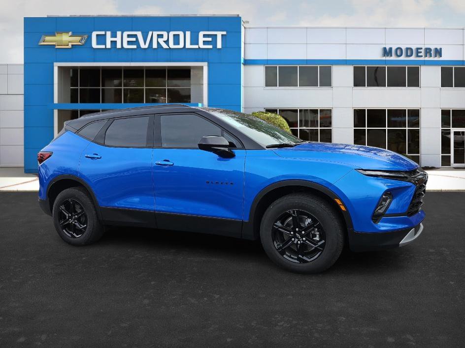 New 2025 Chevrolet Blazer LT w/ Midnight/Sport Edition image 6