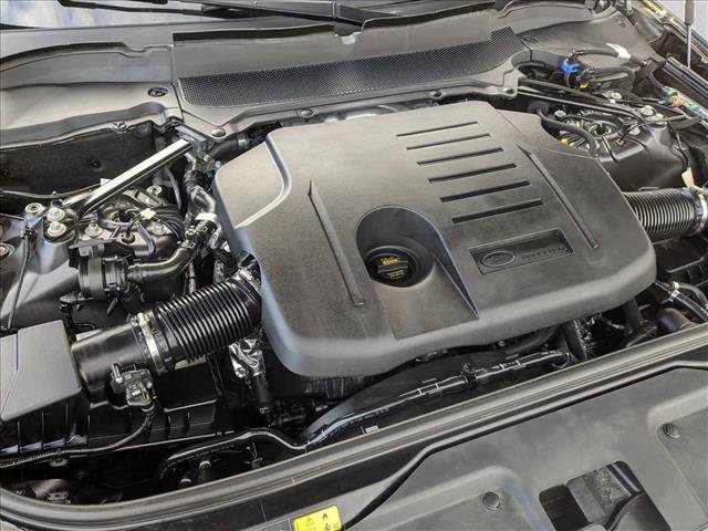 Used 2024 Land Rover Discovery Metropolitan Edition image 25