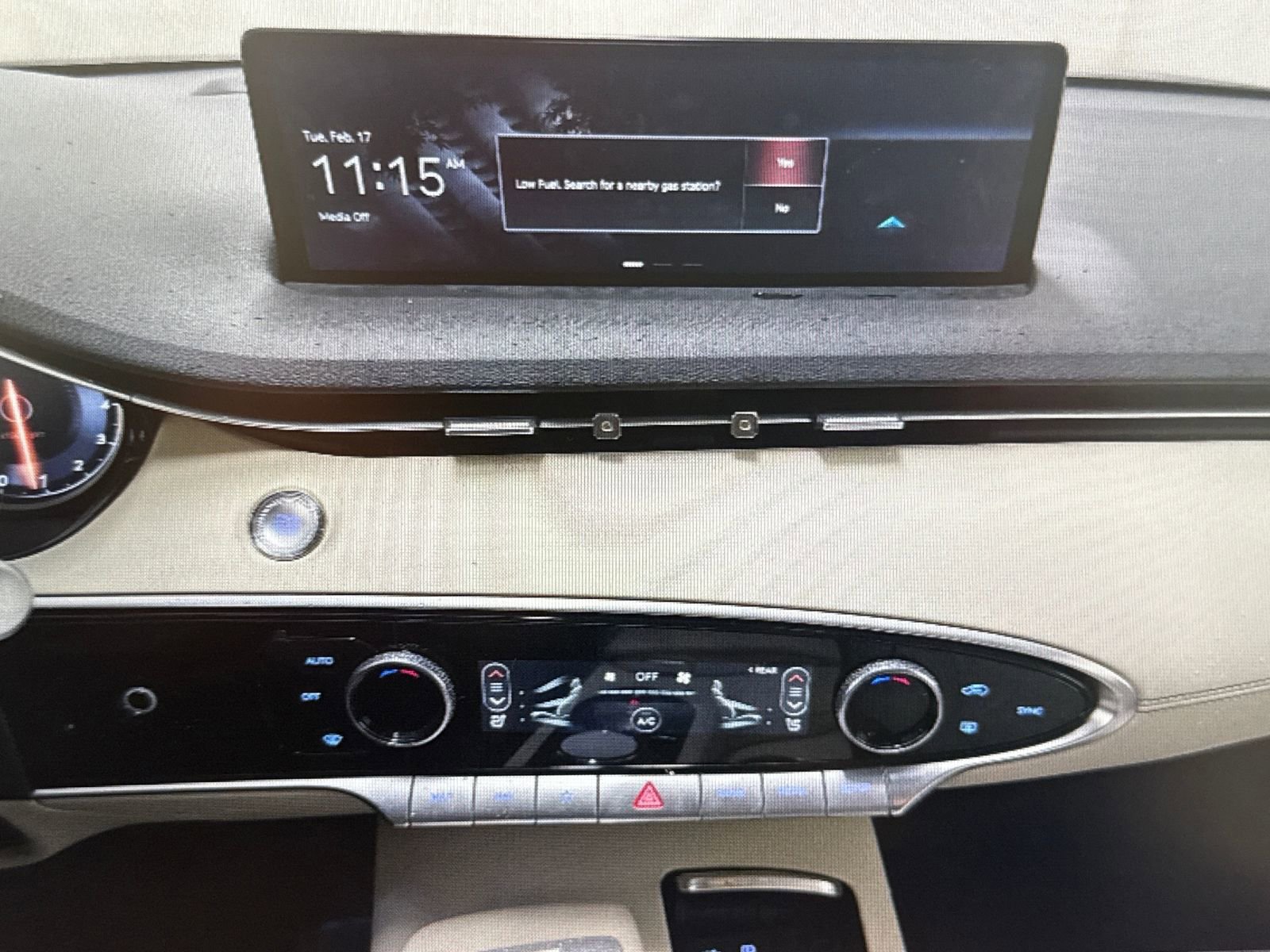 Used 2025 Genesis GV70 2.5T image 8