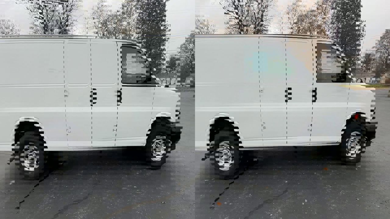 Used 2022 Chevrolet Express 2500 Extended w/ Driver Convenience Package image 9