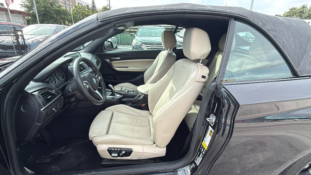 Used 2016 BMW M235i xDrive Convertible AWD/4WD image 30