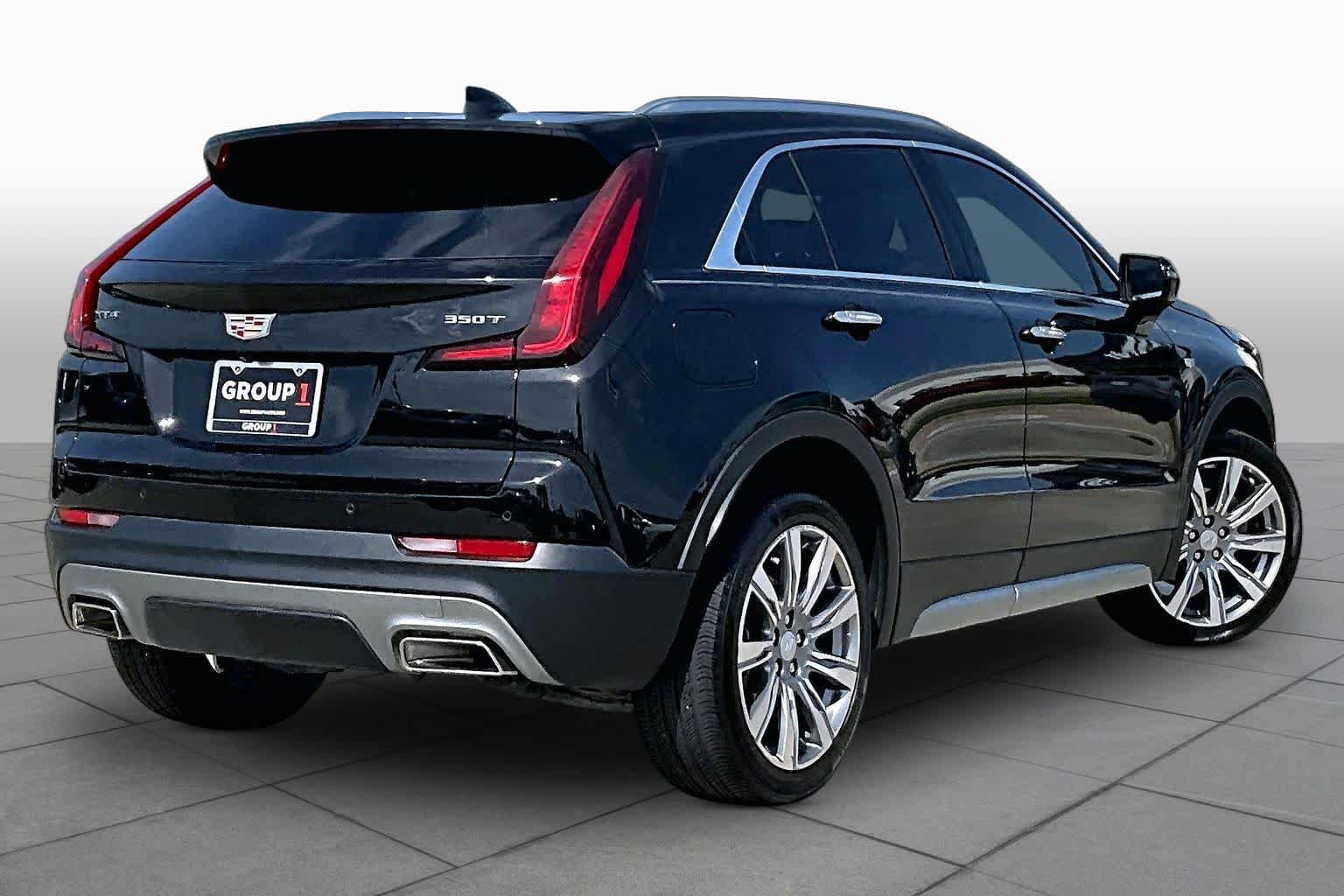 Used 2023 Cadillac XT4 Premium Luxury w/ Cold Weather Package FWD image 12