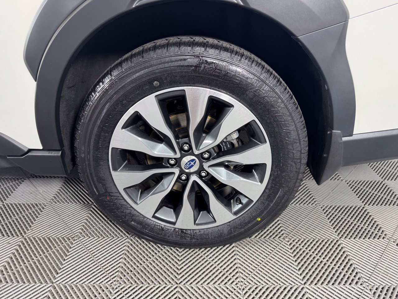 Used 2023 Subaru Outback Touring XT w/ Tech Package 2 AWD/4WD image 38