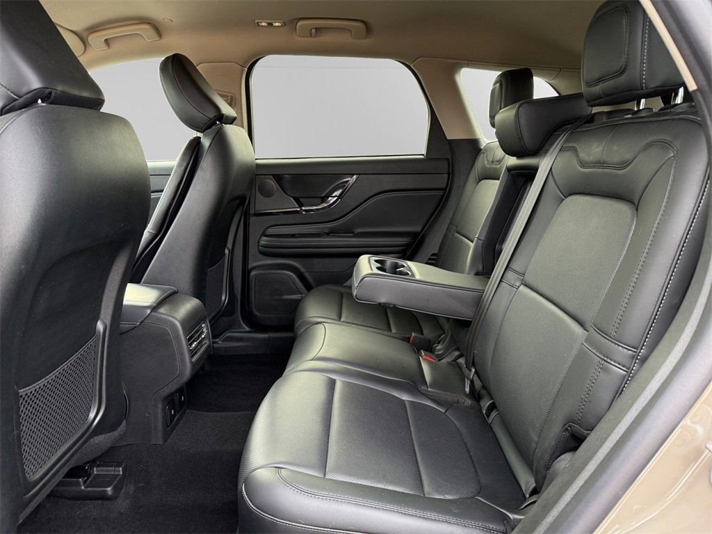 Used 2025 Lincoln Corsair Reserve image 13