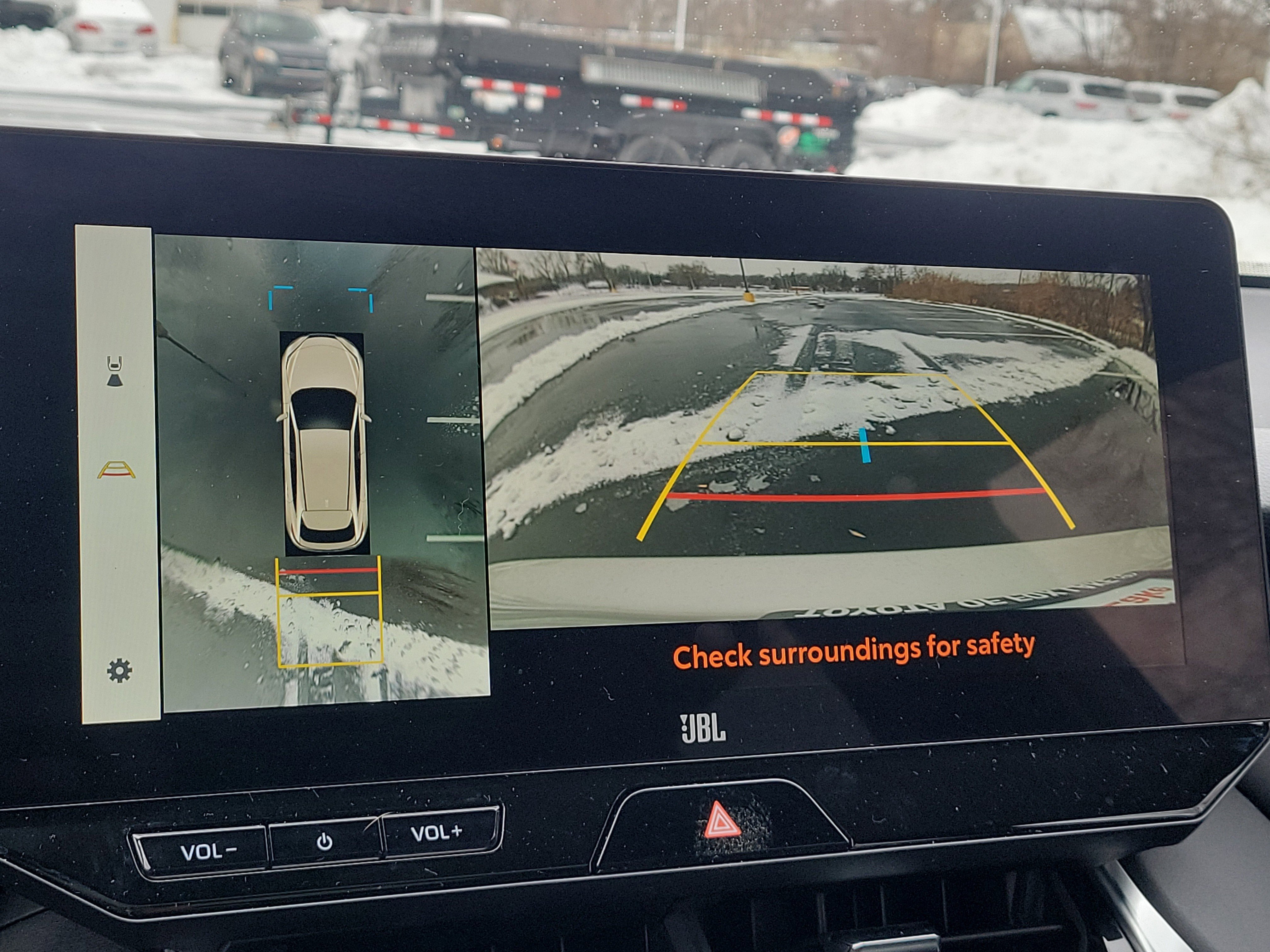 Used 2023 Toyota Venza Limited image 28