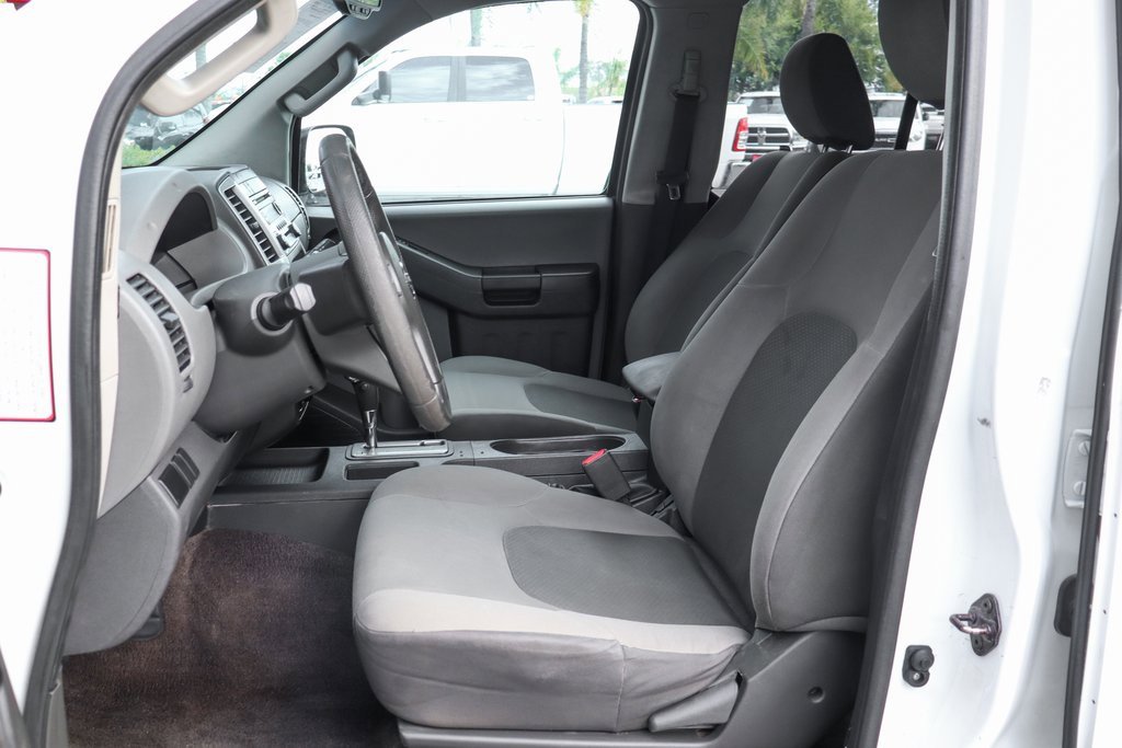 Used 2015 Nissan Xterra X image 16
