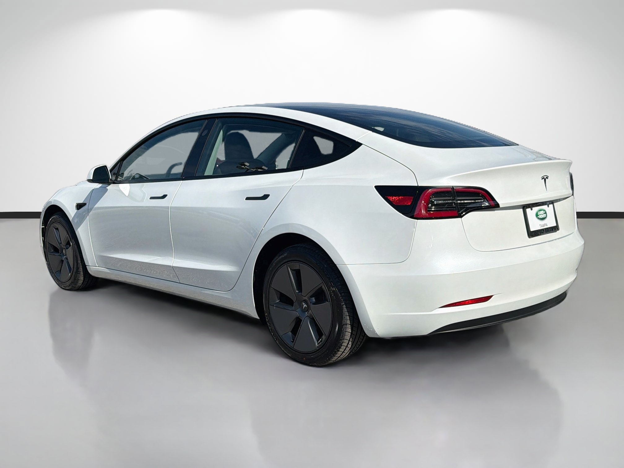 Used 2023 Tesla Model 3 Standard Range RWD image 3