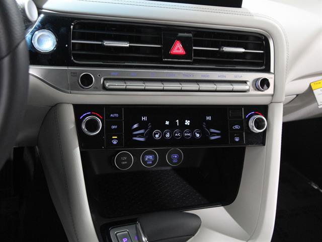 Certified 2025 Genesis G70 2.5T image 14