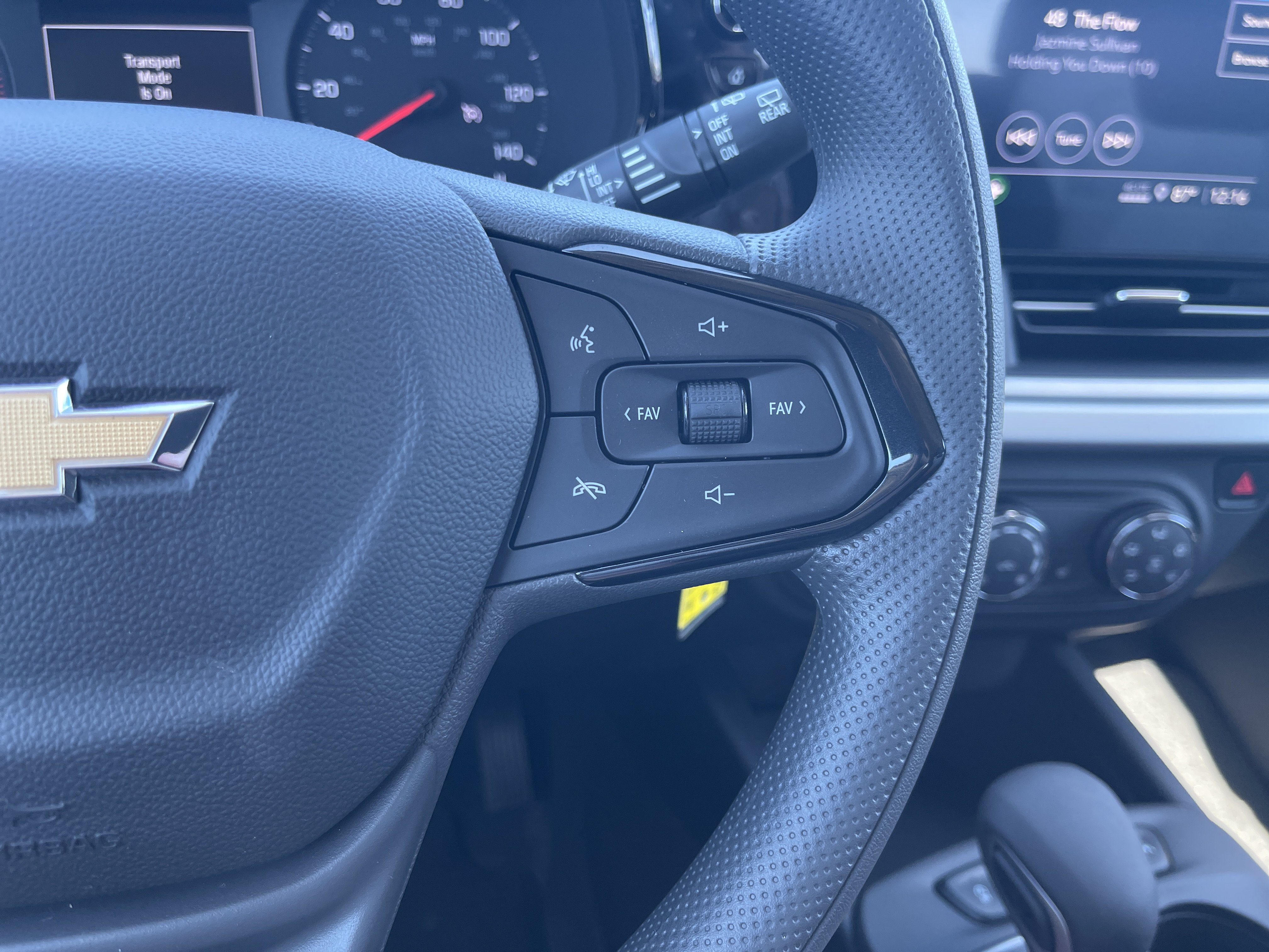 New 2026 Chevrolet Trax LS w/ LS Convenience Package FWD image 18