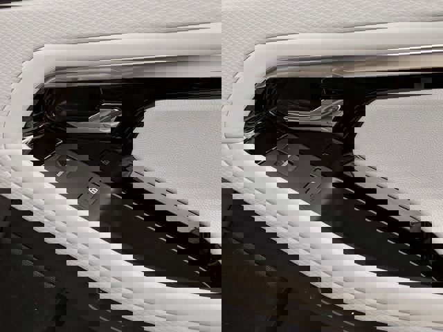 Used 2022 Land Rover Range Rover Evoque R-Dynamic S image 27