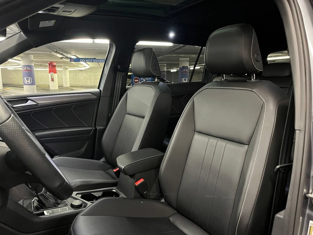 Used 2024 Volkswagen Tiguan SE R-Line AWD/4WD image 18