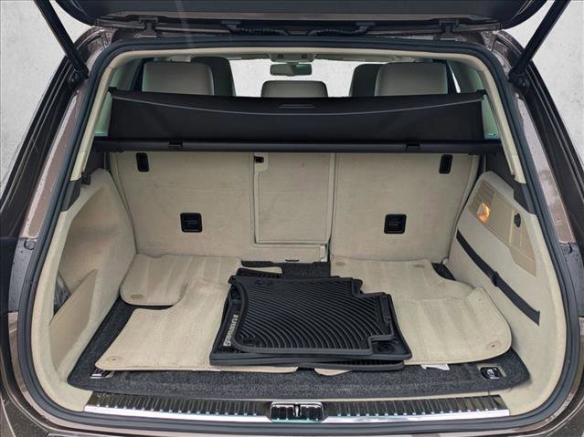 Used 2013 Volkswagen Touareg Sport image 6